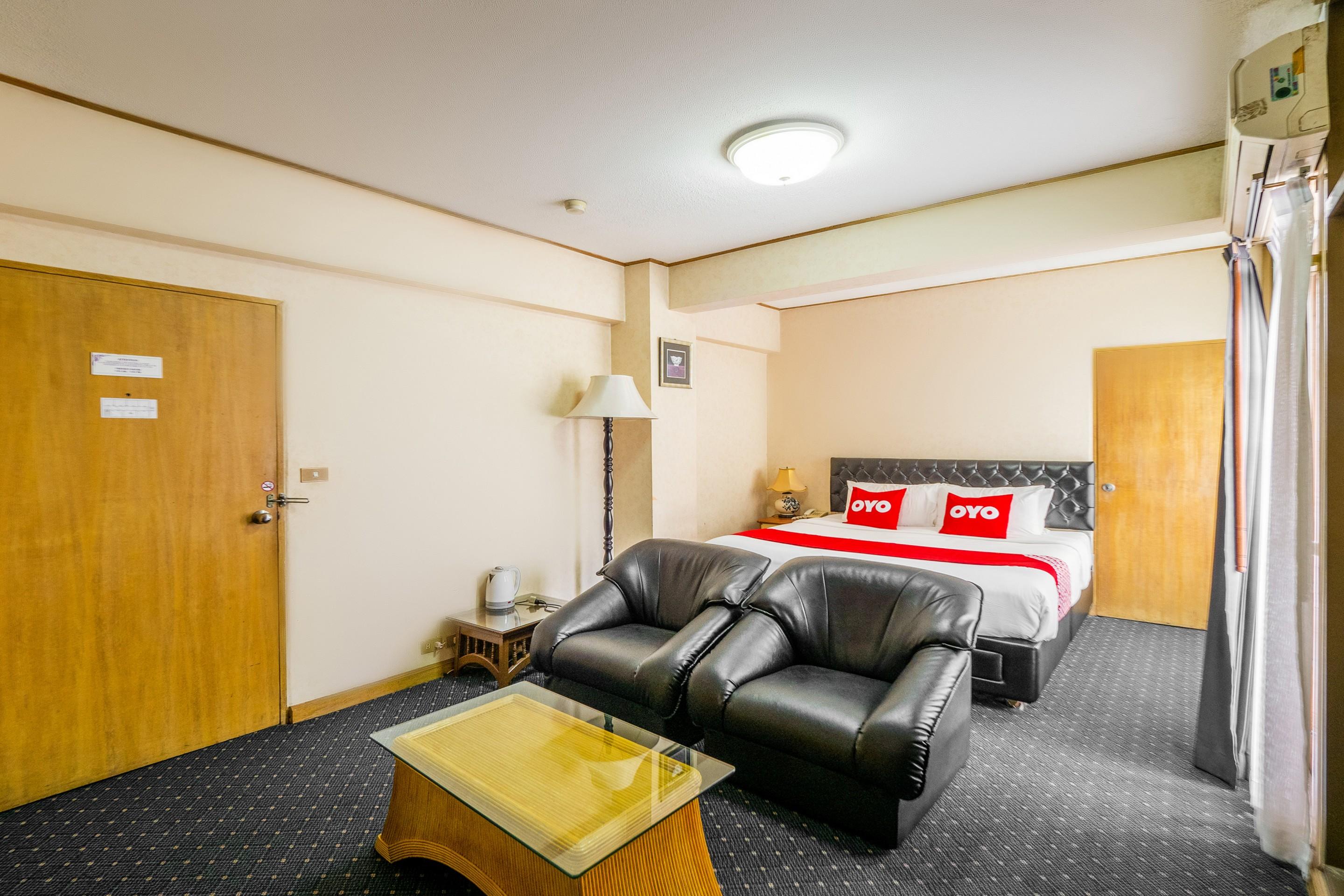 12Pm Bangkok Hotel Екстериор снимка