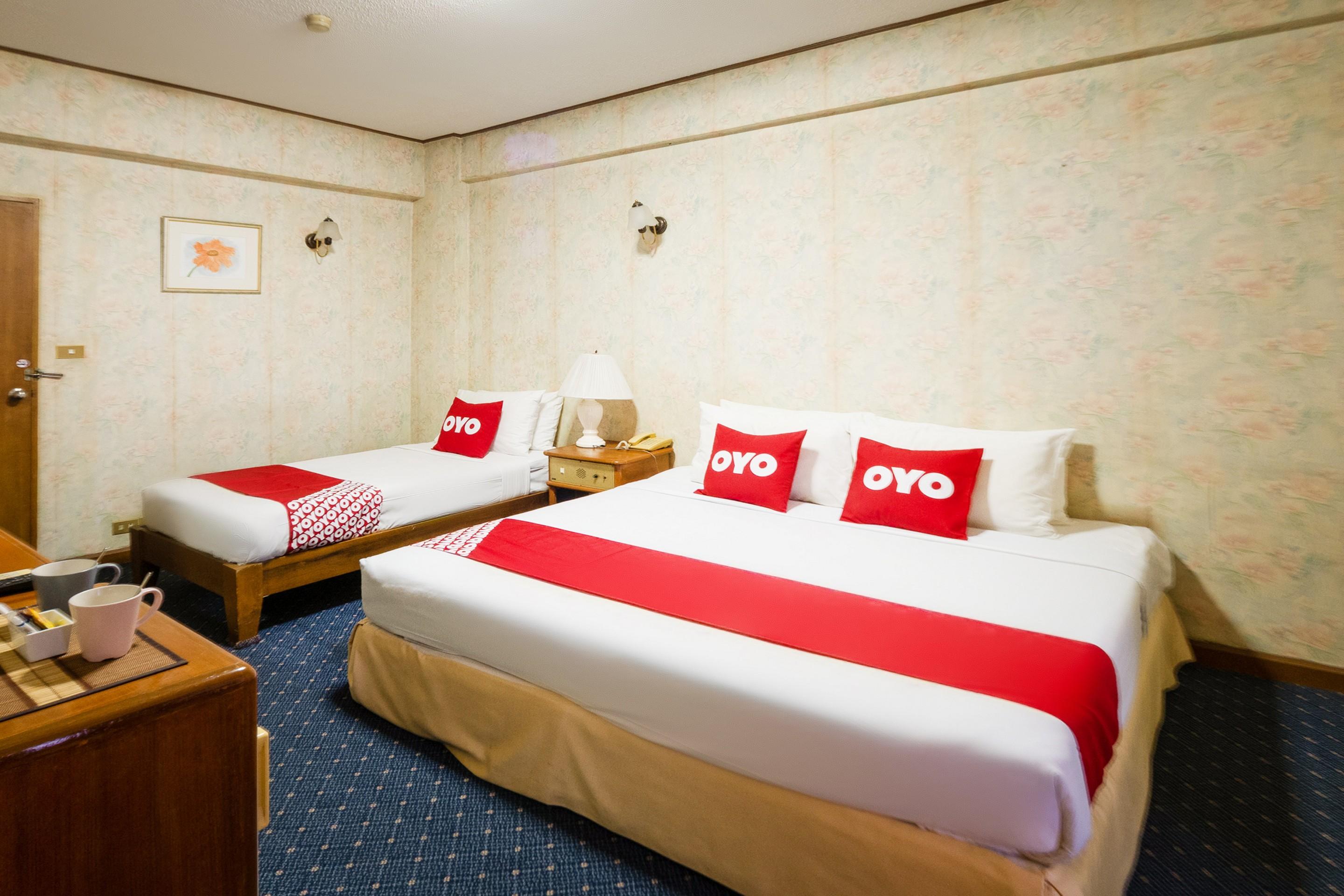 12Pm Bangkok Hotel Екстериор снимка