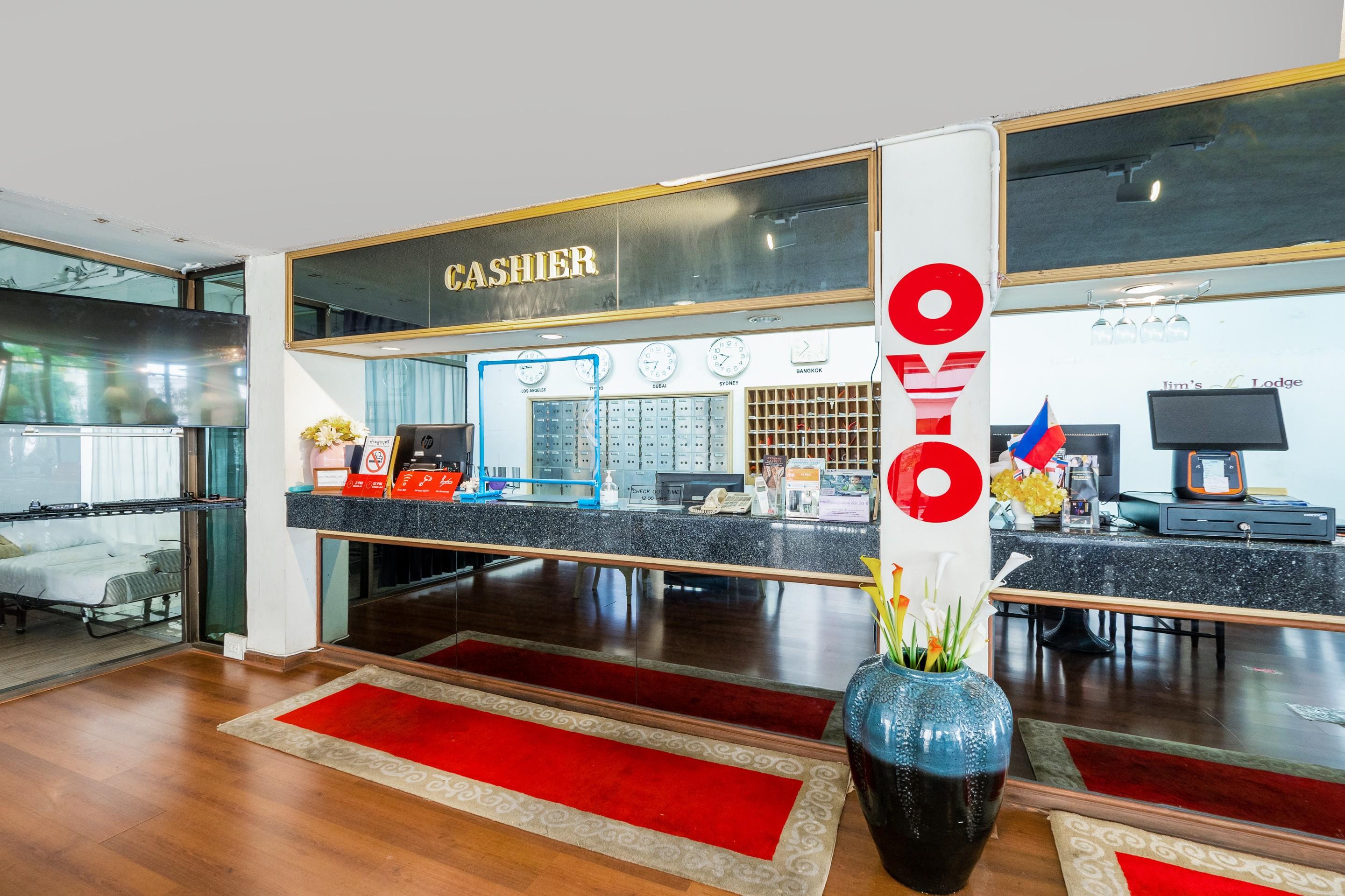 12Pm Bangkok Hotel Екстериор снимка