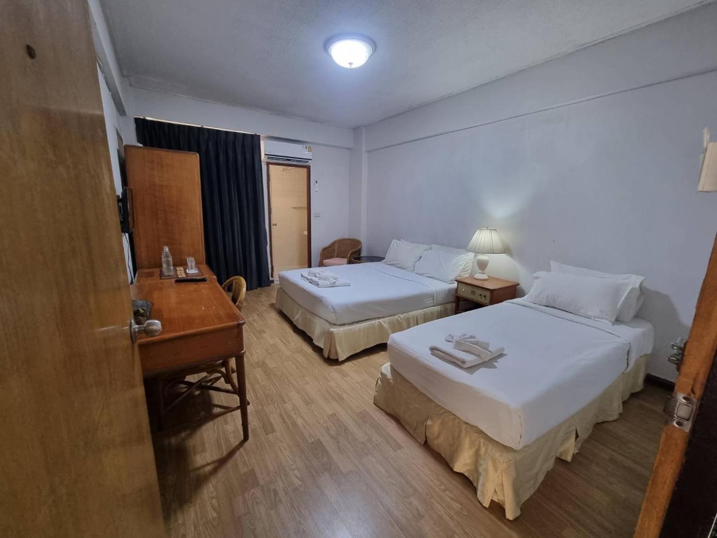 12Pm Bangkok Hotel Екстериор снимка