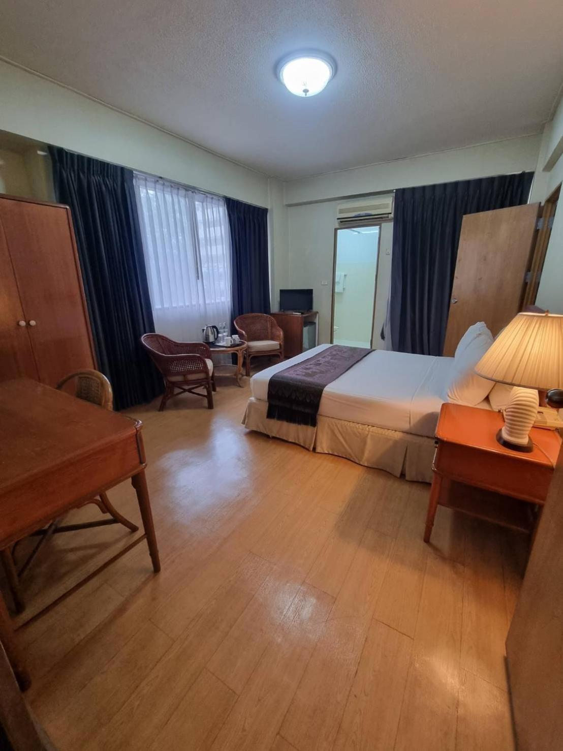 12Pm Bangkok Hotel Екстериор снимка