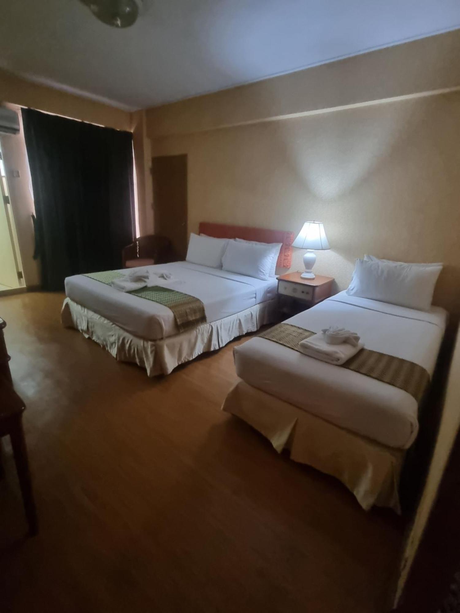 12Pm Bangkok Hotel Екстериор снимка