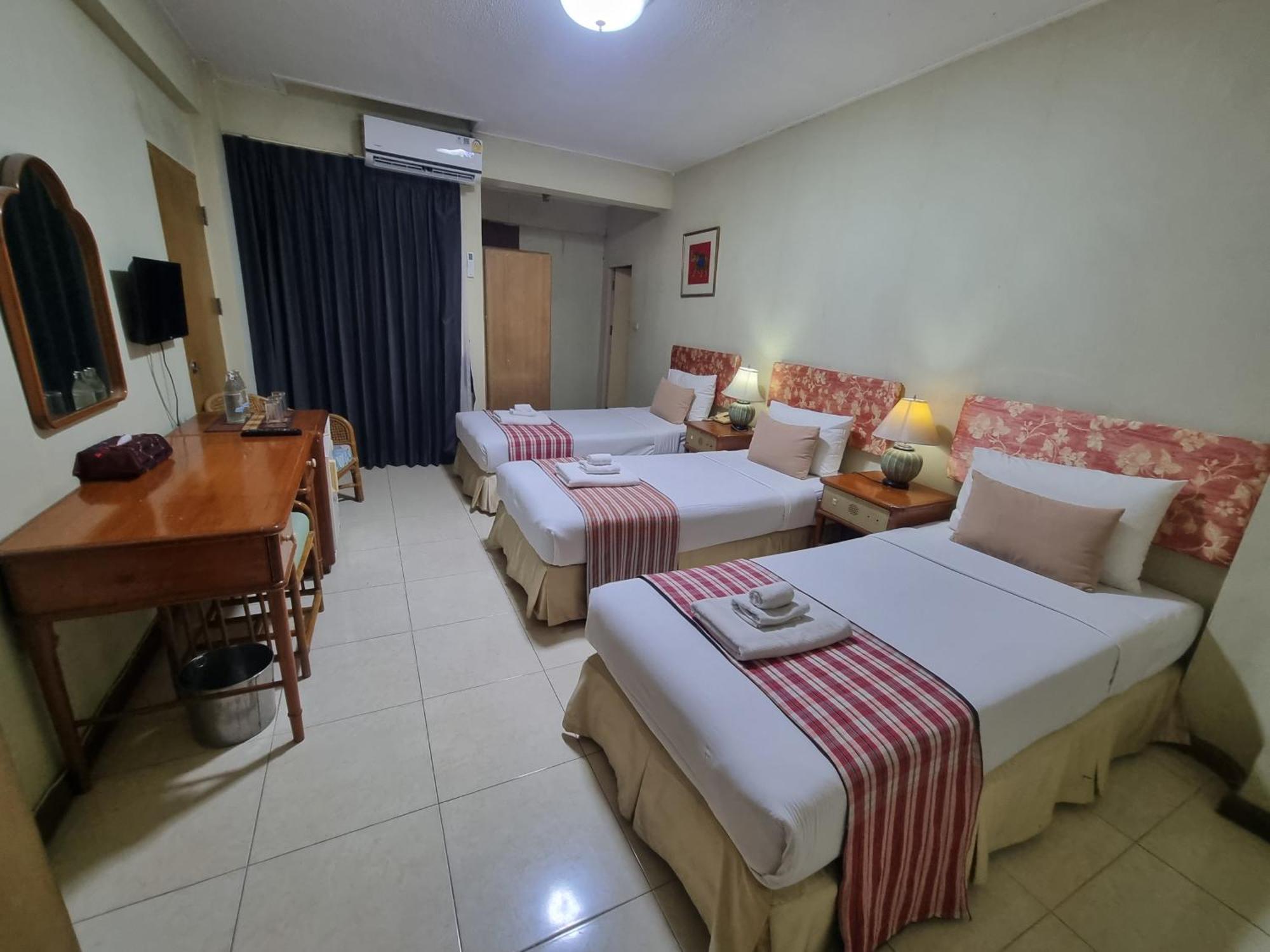 12Pm Bangkok Hotel Екстериор снимка