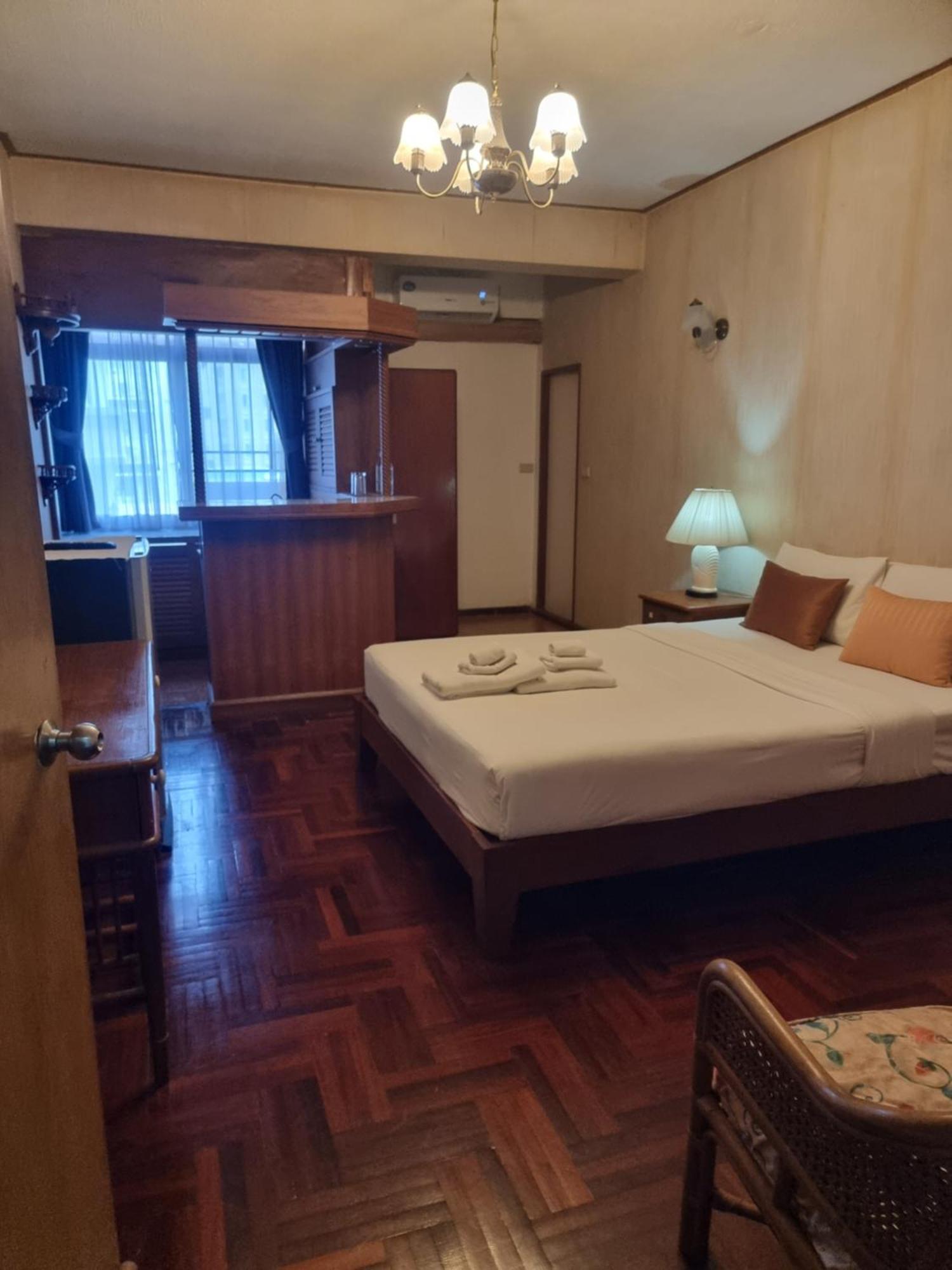 12Pm Bangkok Hotel Екстериор снимка