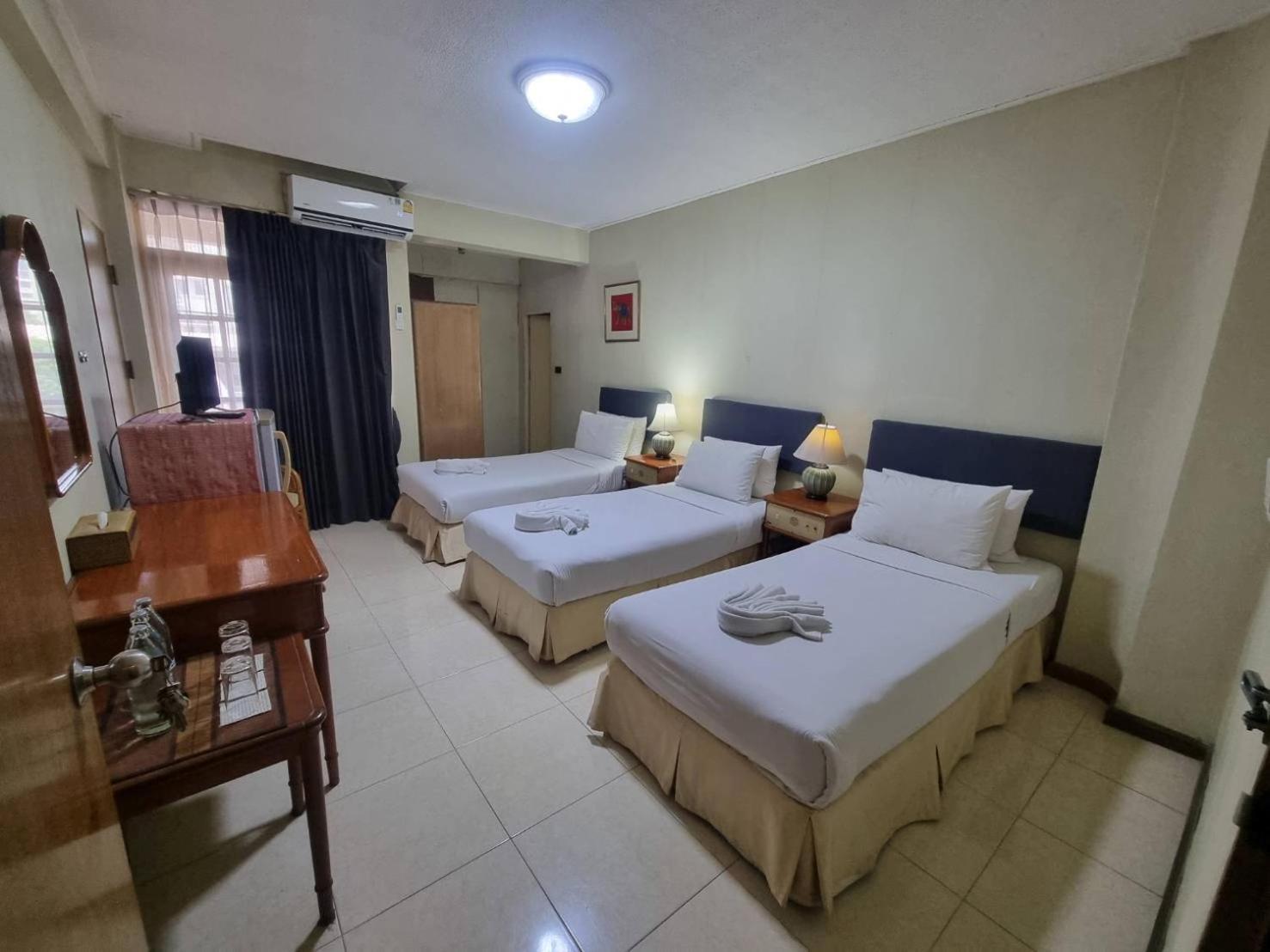12Pm Bangkok Hotel Екстериор снимка