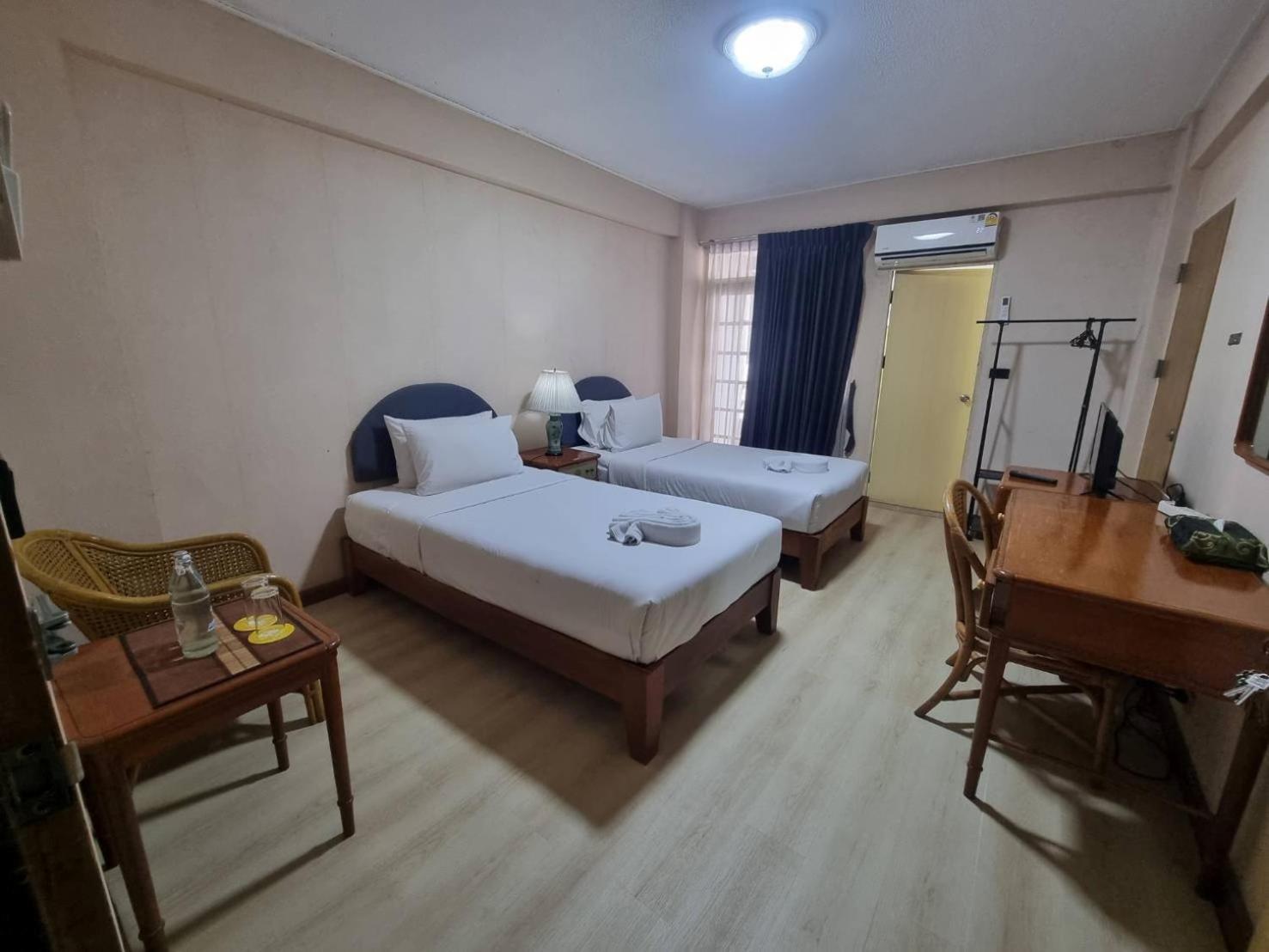 12Pm Bangkok Hotel Екстериор снимка